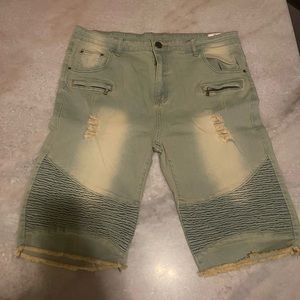 These are jeans Brand: Amazon Size 36 Color: not sure